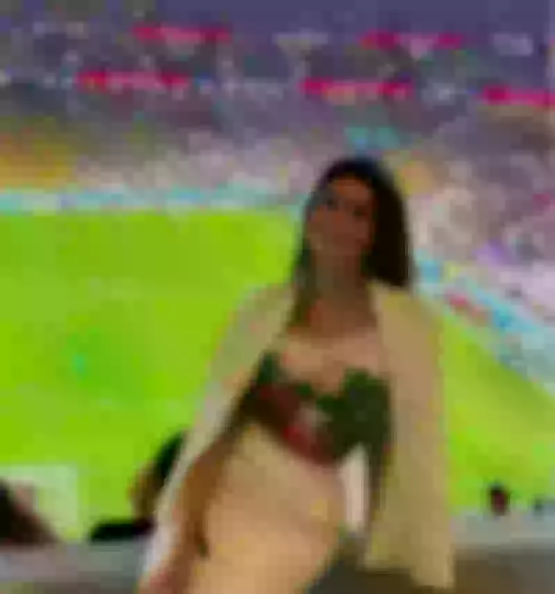ياسمين صبري تخطف أنظار الخليجيين وكل الأجانب بجمالها الشديد من افتتاح كأس العالم بقطر !! (صورة)