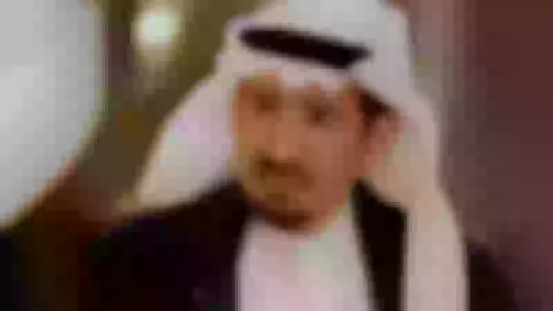 فتاة سعودية تحرشت بنجم مسلسل طاش ما طاش أمام زوجته.. شاهد كيف لقنتها الأخيرة درساً في الأدب لن تنساه ! (فيديو)