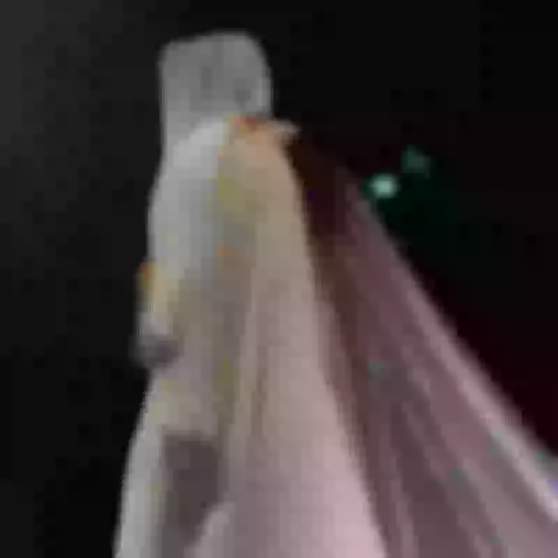 بدون ذرة خجل.. عروس عربية تنزع جميع ملابسها أمام الضيوف وترقص بالـ بيكيني فقط.. والمفاجأة بردة فعل العريس عندما شاهدها بهذا المنظر!