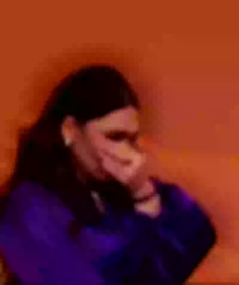 شاهد بالفيديو نجمة عربية شهيرة تبكي بحرقة  على المسرح في الرياض والمفاجأة في السبب غير المتوقع