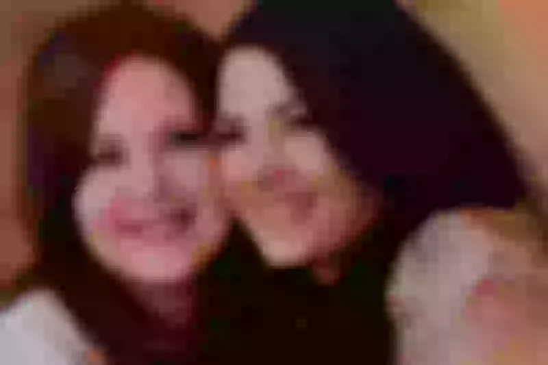 شاهد: أول صورة للفنانة دلال عبد العزيز مع حفيدتها كايلا من كواليس “الكبير أوي” تشعل ضجة !!