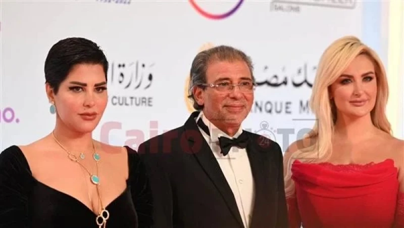 الظهور الأول لـ " شمس الكويتية " و "خالد يوسف" والفنانة شمس تبهر الجماهير بطلتها فائقة الأناقة في مهرجان القاهرة السينمائي.