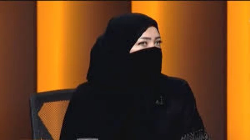 بالفيديو.. مستشارة أسرية تروي تفاصيل قصة فتاة سعودية كانت على علاقة شذوذ مع (الخادمة) سراً وعندما تزوجت حدثت مفاجأة لم تكن بالحسبان