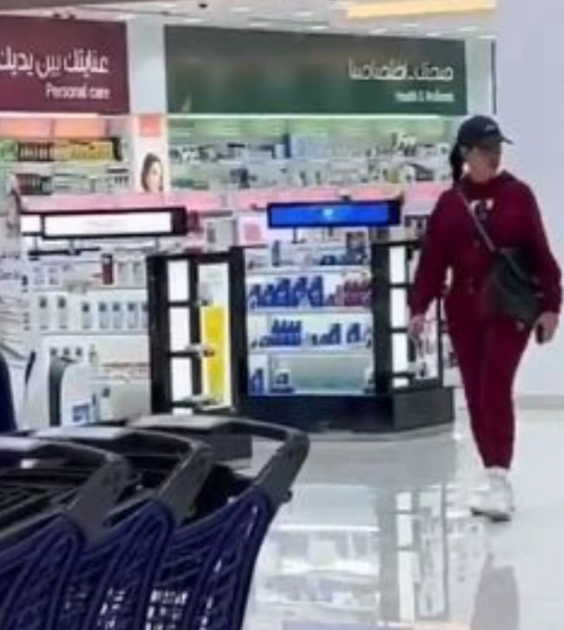 تسريب فيديو لـ ’’جورجينا‘‘ من صيدلية في السعودية..والجمهور بسرعة يطالب بطردها من الرياض!! (شاهد)