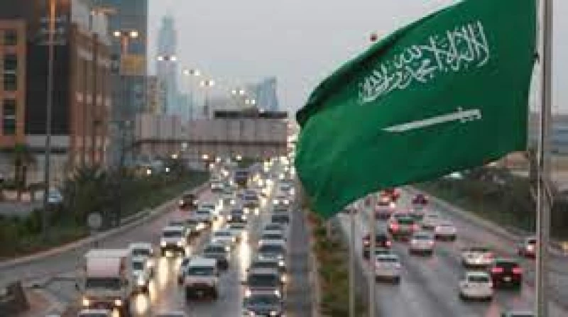 "هام" للغاية السعودية : تعلن عن اعفاء كامل من دفع رسوم تجديد الإقامة لمن ينفذ هذه الشروط البسيطة!!