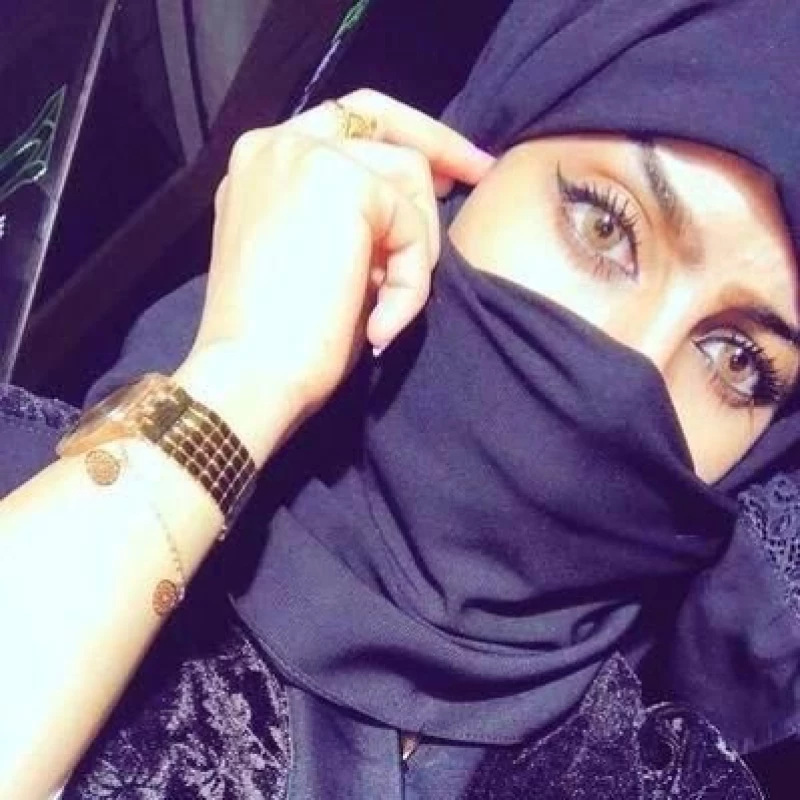 جرأة غير مسبوقة : مشهورة سعودية تكشف دون خجل عن السبب الذي جعلها ترفض النوم مع زوجها