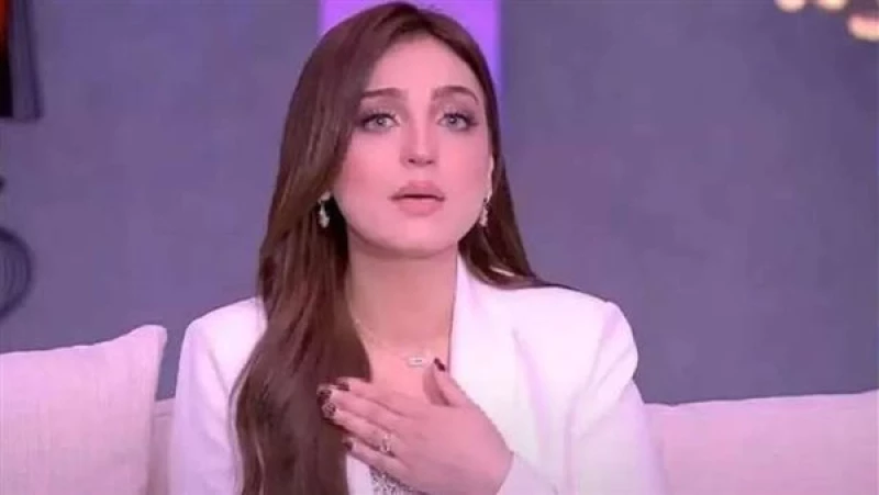 (فيديو)  بطريقة غريبة الإعلامية ياسمين عز تتلقى عرض زواج على الهواء مباشرة.. والصدمة في ردة فعلها! 