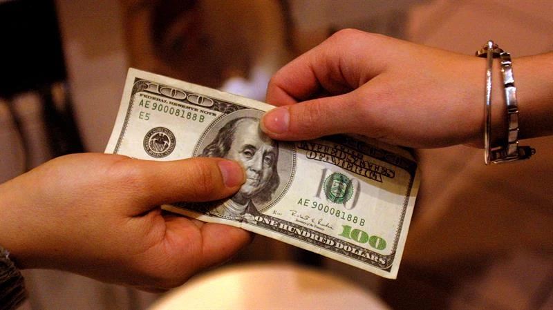 سعر الدولار الجديد الرسمي في البنوك مقابل الجنيه الثلاثاء 14 مارس