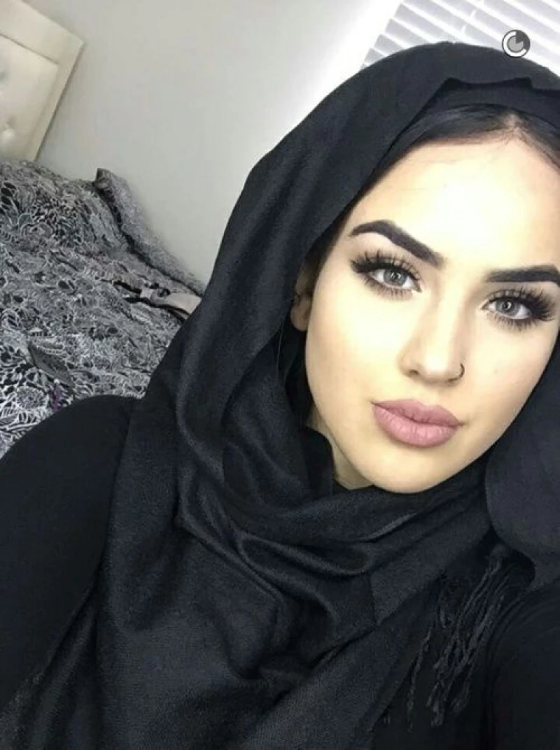 الفتاة الحاصلة على لقب اجمل فتاة في السعودية تبهر العالم .. جمال وجهها ولون عينيها كالخيال.!