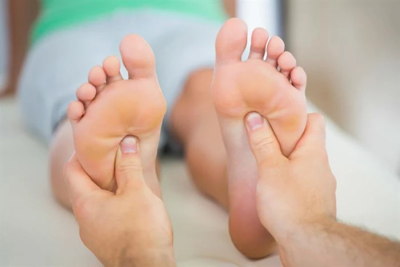 تدارك نفسك الان قبل فوات الأوان .. هذه العلامات اذا ظهرت على أقدامك فإنها تنبهك بوجود ورم خبيث في جسمك