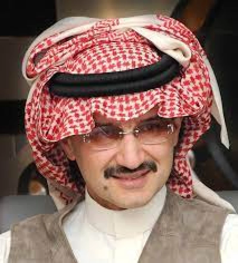 الأمير الوليد بن طلال.. حفيد رئيس وزراء لبناني وحاصل على 23 شهادة دكتوراة والمفاجأة في هوية والدته !