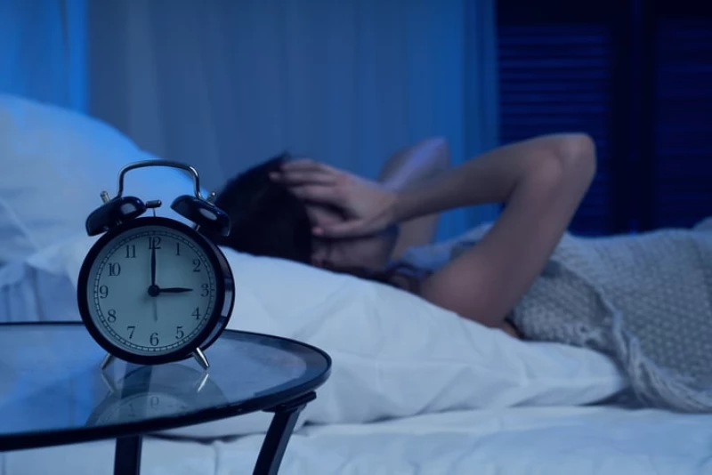 احذر كل الحذر من ارتكاب هذا الخطأ الشائع قبل النوم بساعة قد يكون سبب إصابتكم بالارق و استيقاظهم لساعات متأخرة من الليل